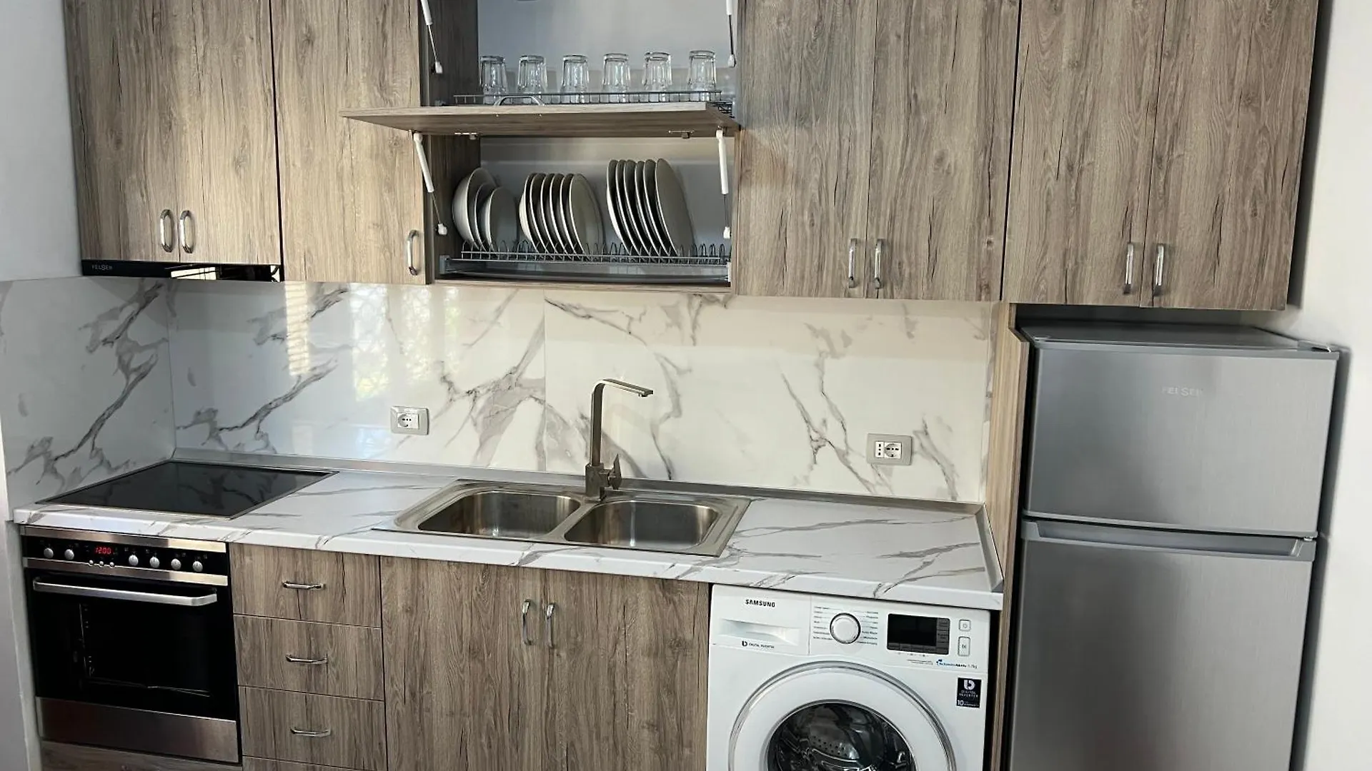 Vlora Guest House 0*, Vlore