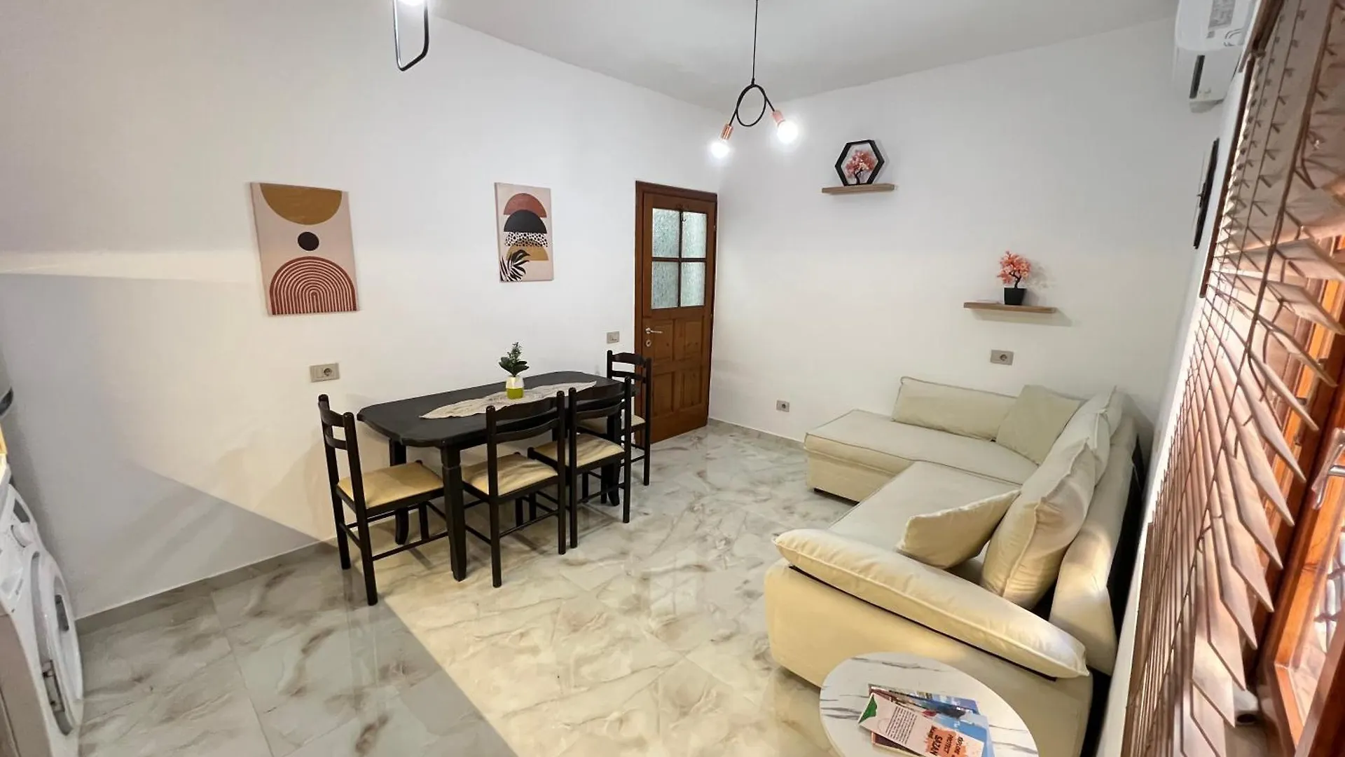 Vlora Guest House Albania